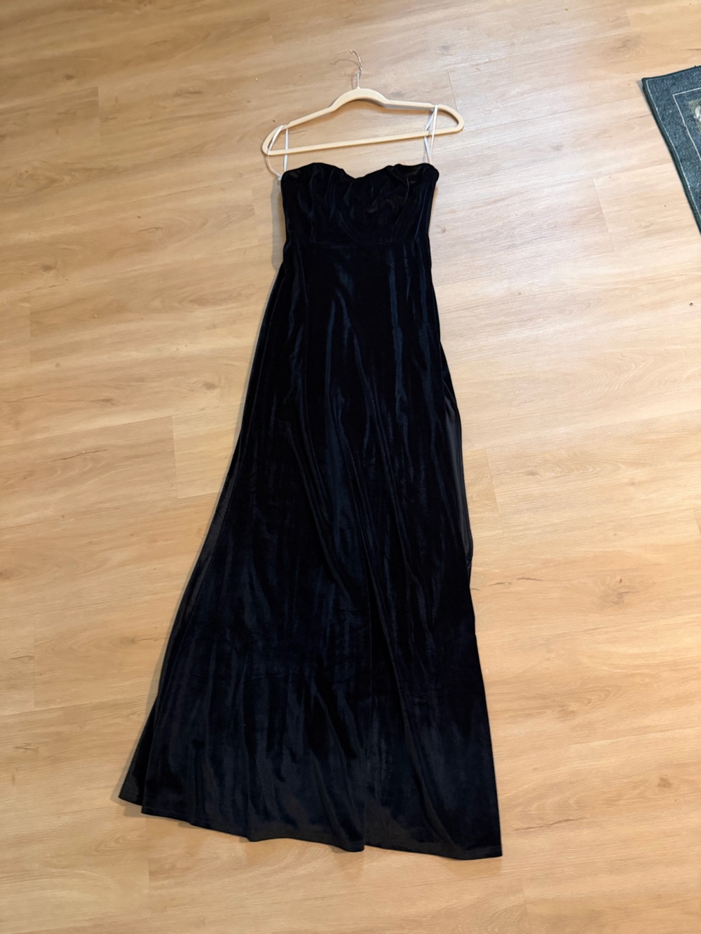Lulu's Black Velvet Maxi Dress